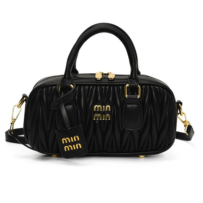2025 New Niche Trend Fashion Pleated Texture Portable Pillow Bag Women's High-end Feeling Foreign Style Shoulder Messenger Bag