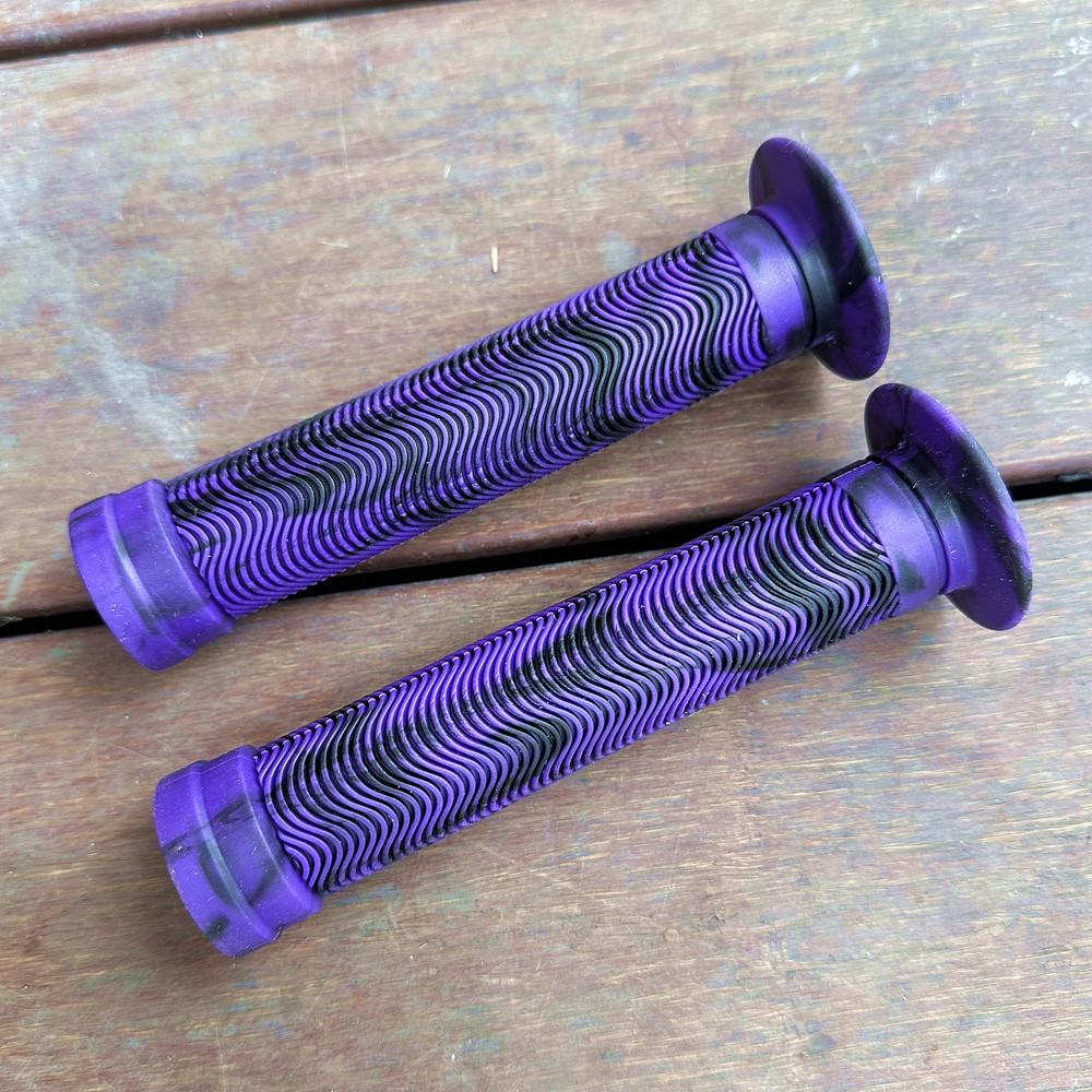 

Универсальные разноцветные нескользящие резиновые ручки руля для горных велосипедов и велосипедов с фиксированной передачей