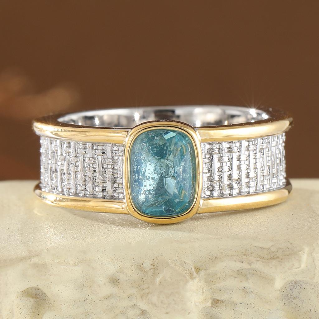 Vintage hammered copper jewelry ring for ladies, set with blue artificial gemstones, suitable for casual outings and vacations