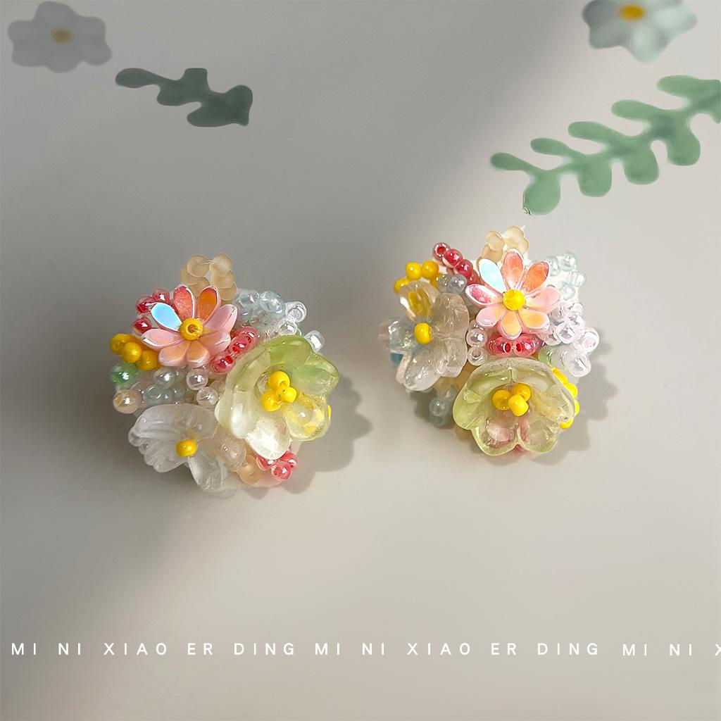 [Hydrangea] Romantic color beaded flowers sweet and cute dopamine color stud earrings new 2025 earrings