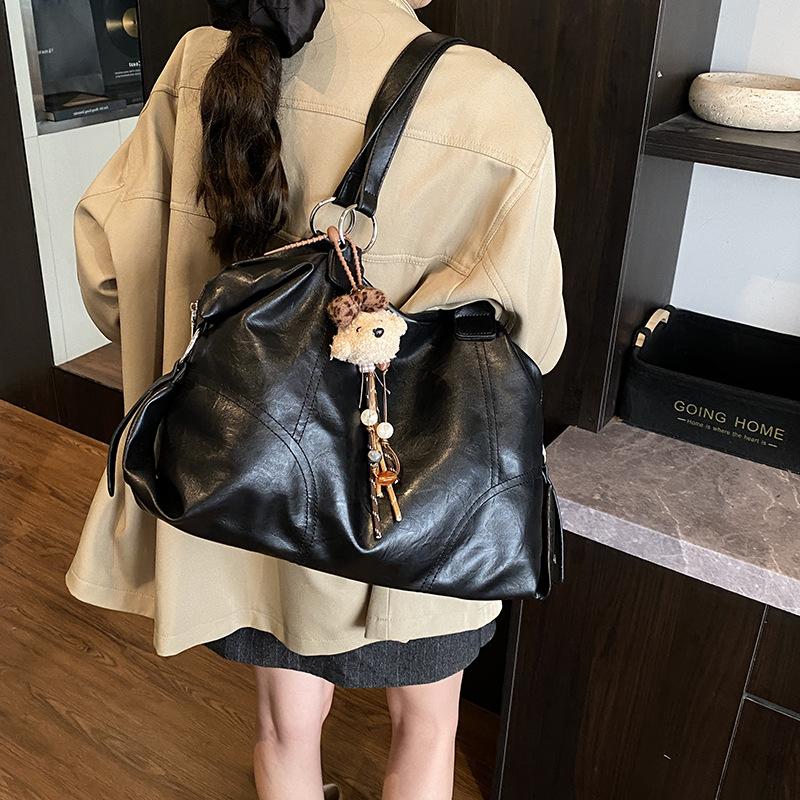 Retro Large-capacity Commuter Shoulder Bag Women's Autumn and Winter 2025 New Korean Version Casual Tote Bag Portable Travel Bag