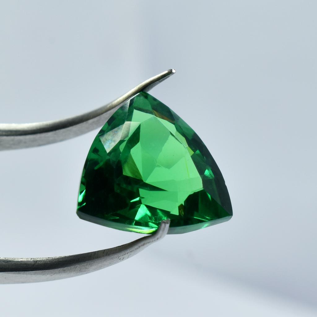 Best Quality Garnet Trillion Cut Green Loose Gemstone 10.70 Ct Natural