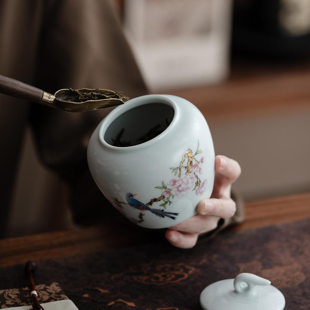 Celadon tea can with lid, fine mouth dustproof design and delicate texture Household tea preservation storage tank, storage tank