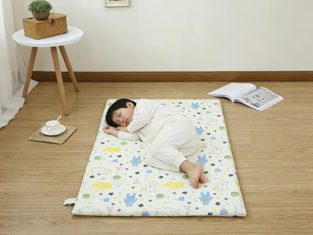 High-resilience urethane Minnie mattress, baby nap futon, washable baby futon with cover (bear 60x90cm)