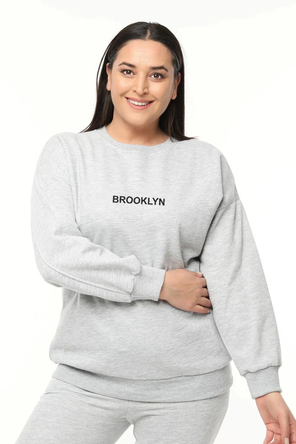 

Женский стильный свитшот большого размера Oversize Brooklyn с принтом плюс размер свитшот