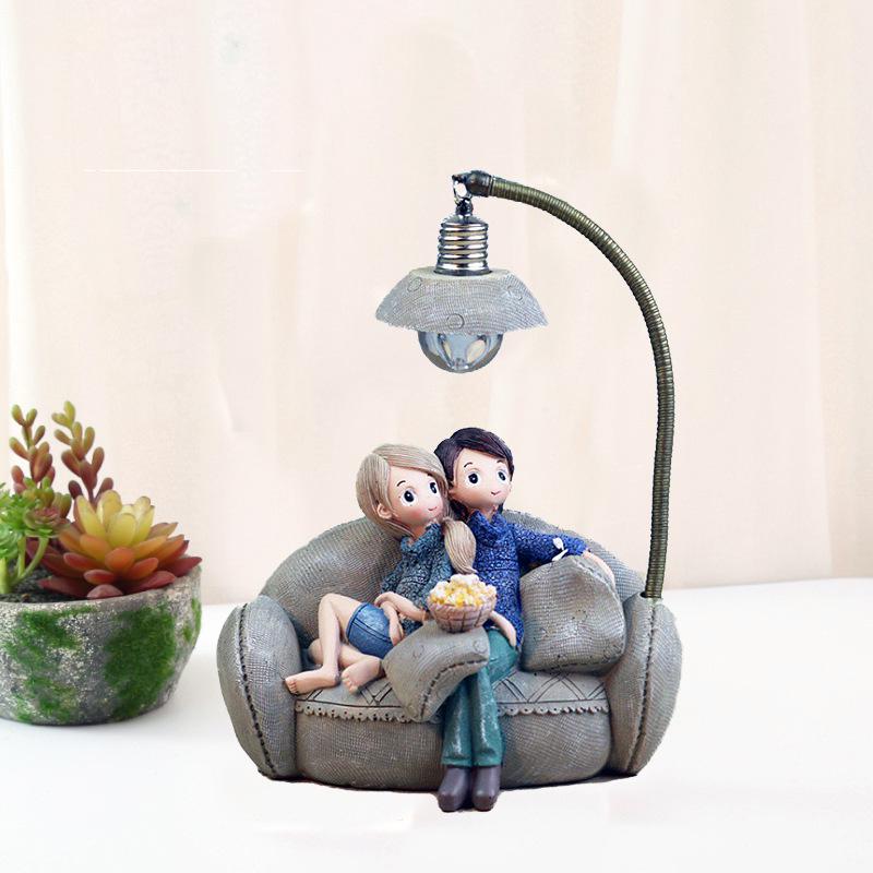 Creative Resin Couple Night Light - Perfect Home Decor Gift for Living Room or Bedroom, Ideal for Valentine's or Birthday.