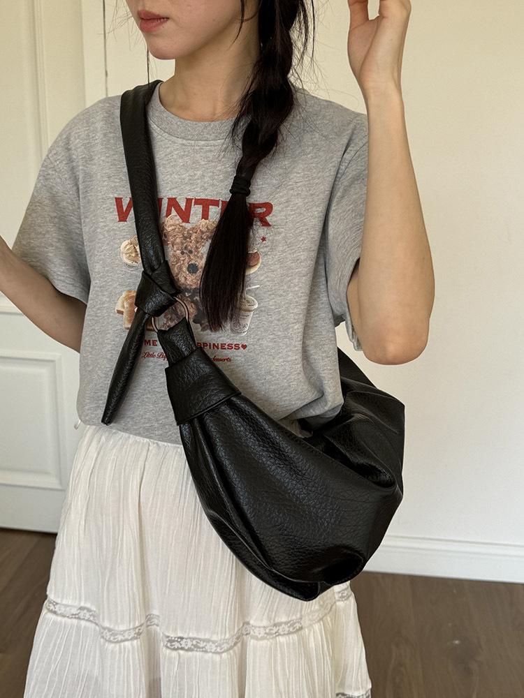 Korean Large-Capacity Retro Pleated Leather Dumpling Bag - Casual, Versatile Shoulder/Crossbody Bag