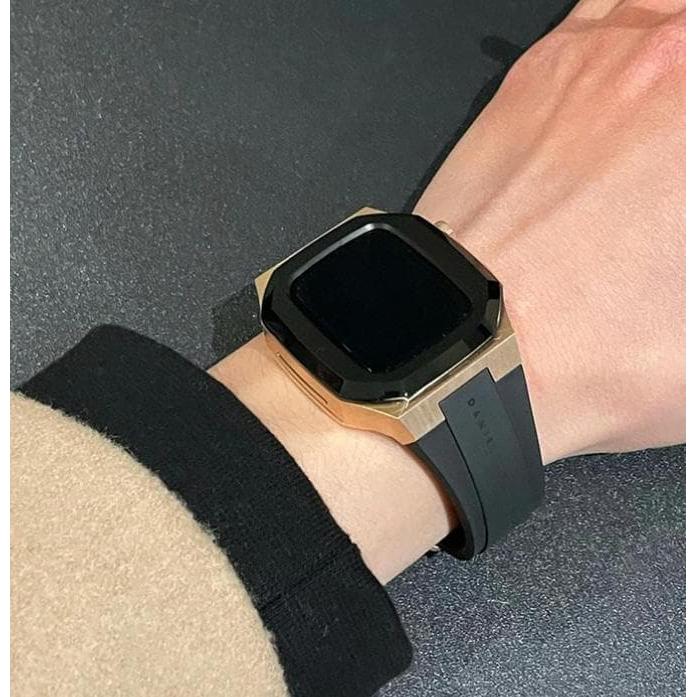 Used Daniel Wellington Apple Watch Case
