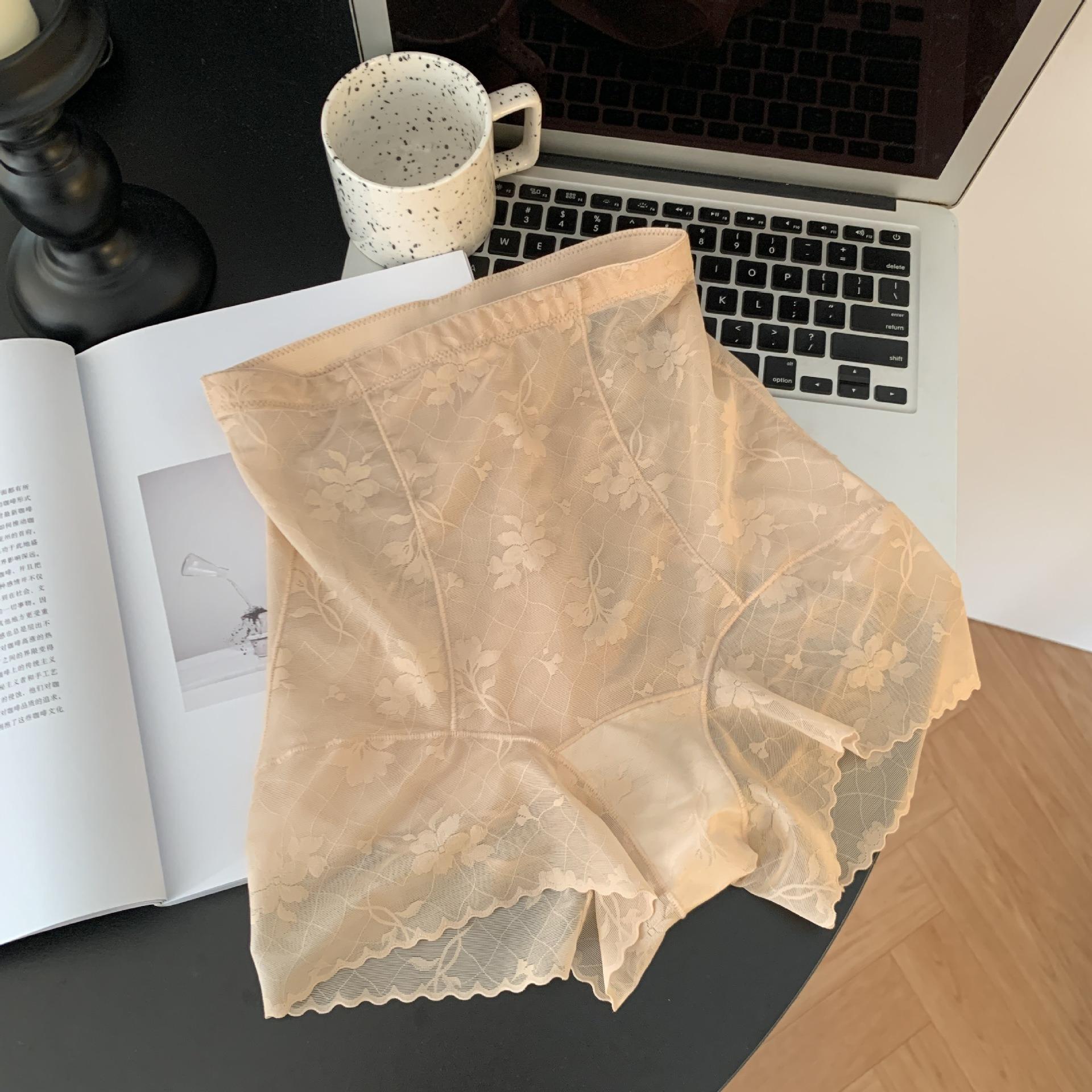 

Lady Spring and Autumn Lace Jacquard Heart Hip Antibacterial High Waist Light Belly Flat Angle Underwear XXXL тілесний