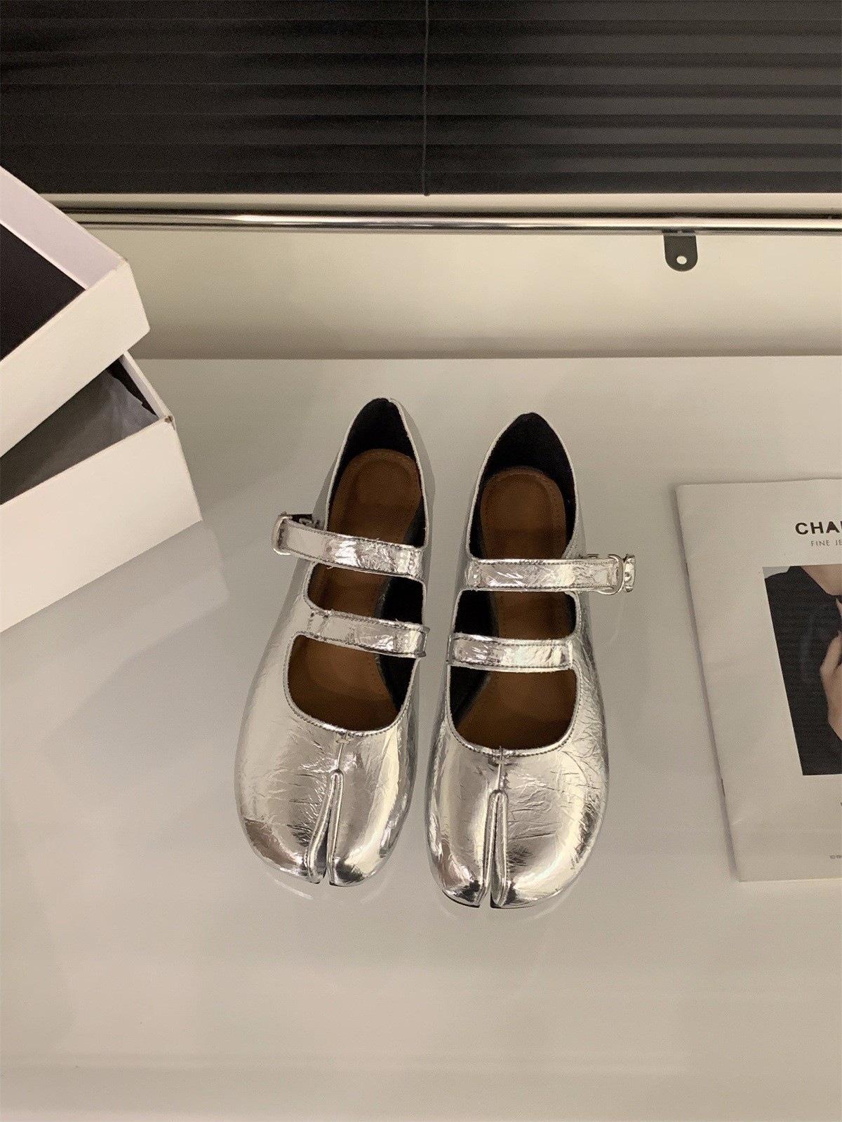 

Flat-bottomed split-toed pig s trotters Mary Jane single shoes women s shoes spring and autumn 2025 new summer shallow-mouth horseshoe pig s feet sho 40