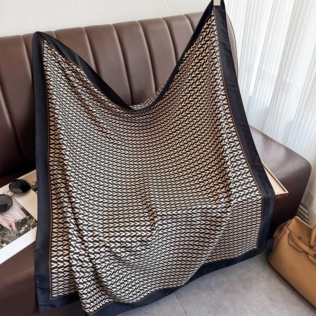 Simple and atmospheric design sense V letter arrangement printed square scarf Japanese and Korean retro high-end sense 91 twill silk scarf thin