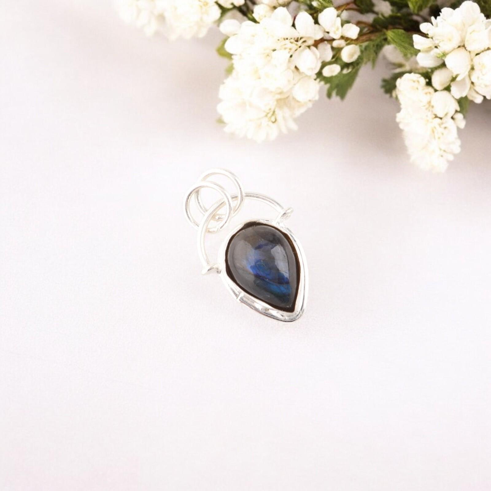 

Натуральный Лабрадорит Драгоценный Камень 925 Стерлинговое Серебро Ювелирные Изделия Ручной Работы Женский Кулон PP-56-31