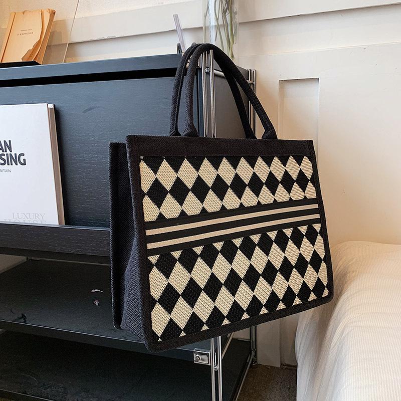 

Large capacity bag women s new summer niche shoulder handbag diamond college student class tote bag