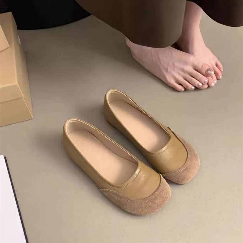 Retro soft-soled round head shallow mouth versatile single shoes grandma shoes Doudou shoes French Mary Jane shoes flat large size women's shoes