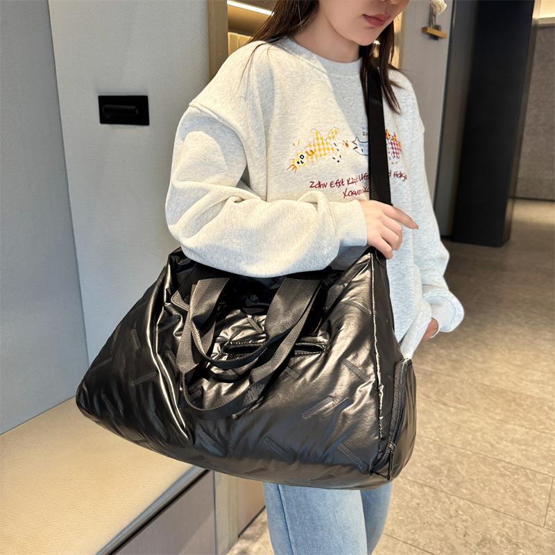 High-value travel bag Large-capacity fitness sports bag Anti-splashing swimming sports bag Fashion glossy bag