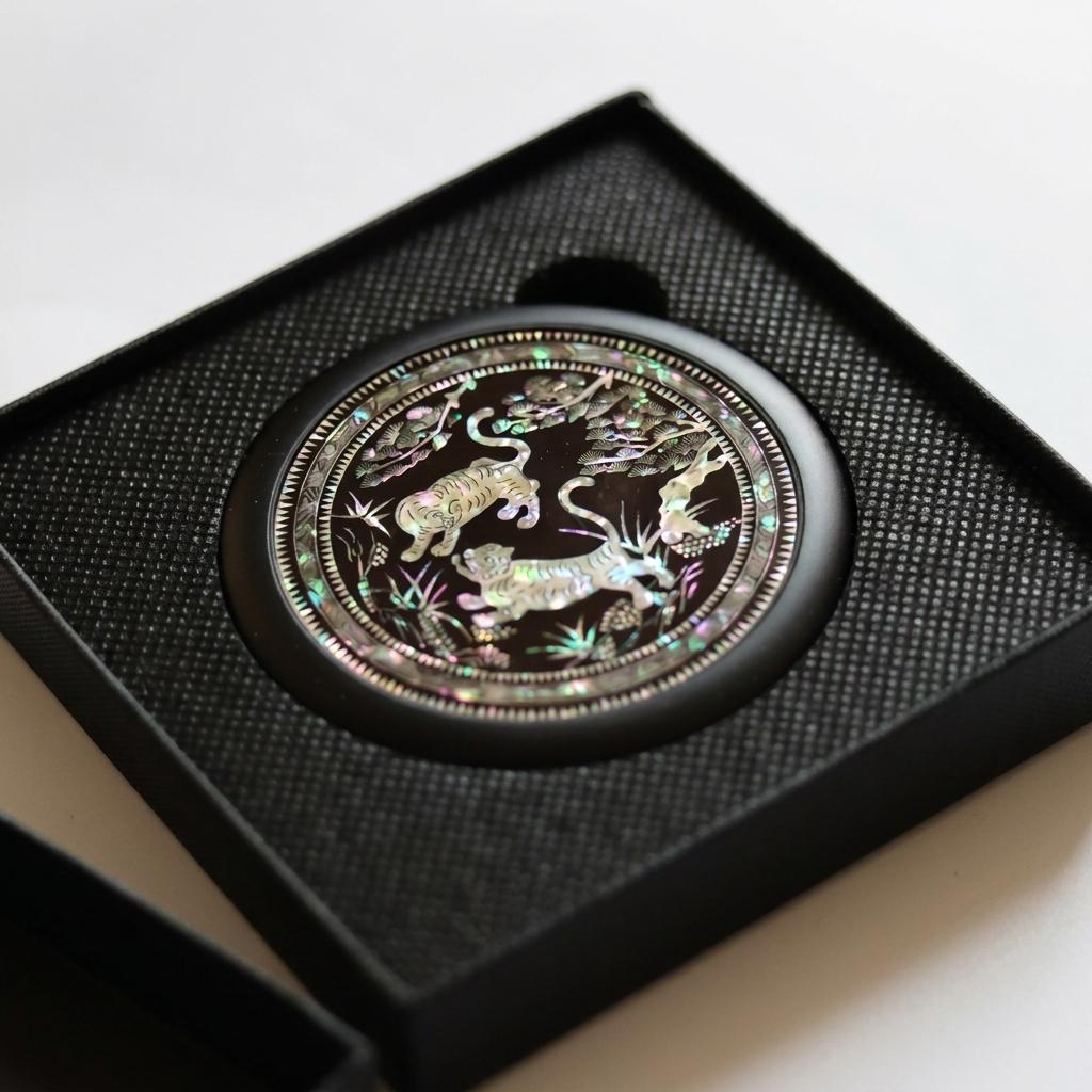 [Premium Gift] MU:DS Traditional Korean Mother-of-Pearl Compact Mirror (80mm) -  Tiger  Motif Vintage Pocket Makeup Mirror