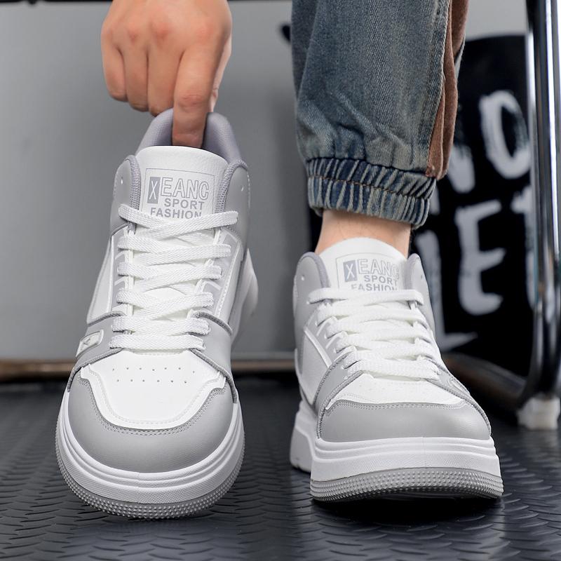 New Men's Classic Four Seasons Fashion Middle Top Skateboarding Shoes Comfortable Soft Sole Sneakers