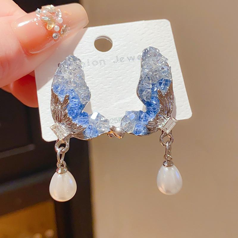 Silver Needle Diamond Tassel Drop Earrings: Elegant, Fashionable, Statement Design