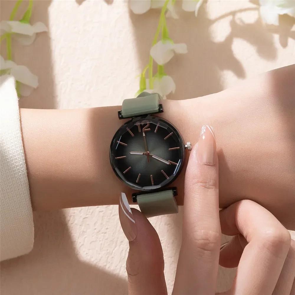 Fashion Ladies Sports Simple Black Dial Quartz Watch Casual 2025 Hot Sale Green Silicone Strap Women Clock Dress Wristwatches