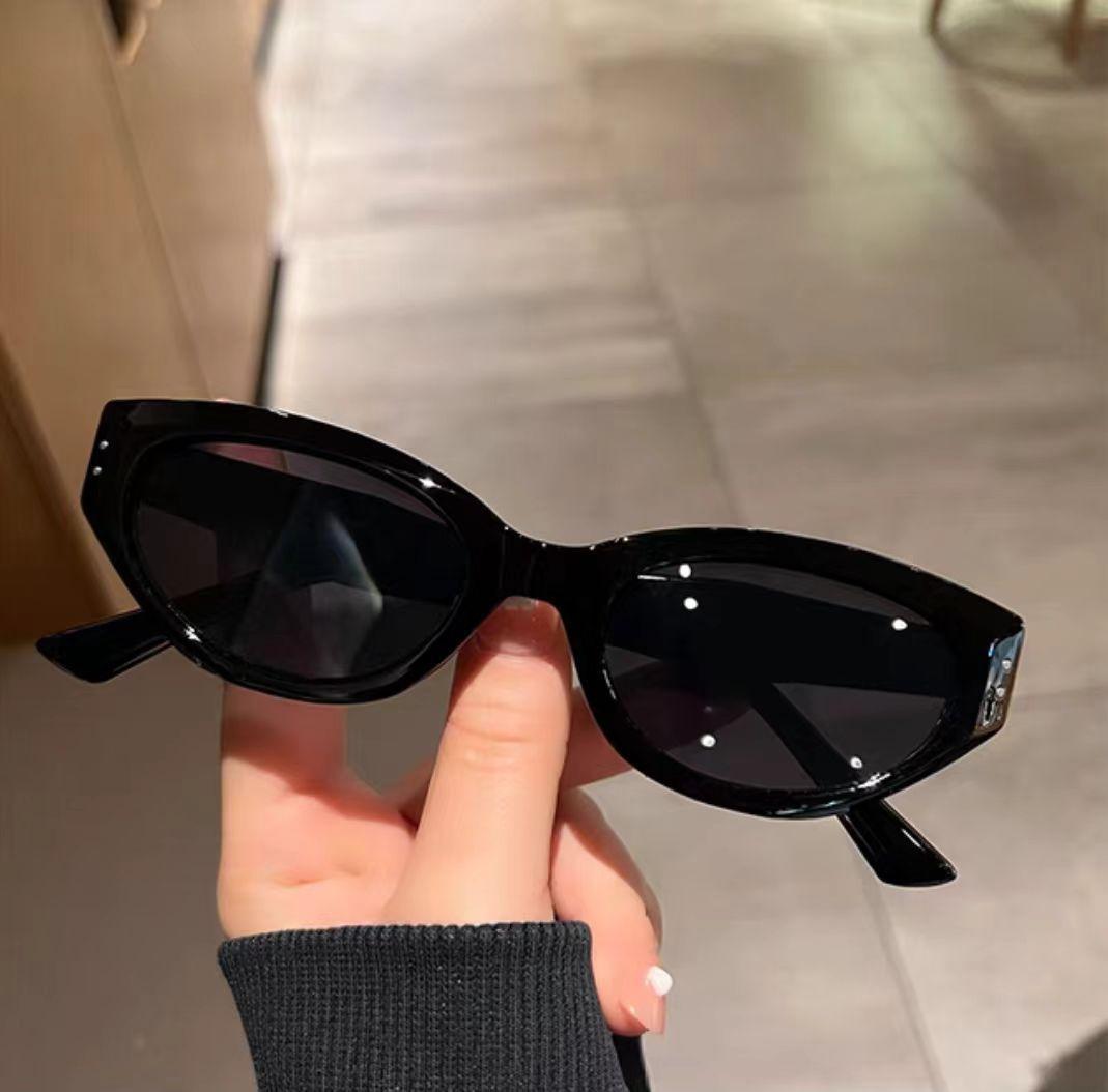 

New Fashion Cat Eye Sunglasses Vintage Luxury Brand Designer Black Irregular Oval Ladies Sun Glasses Eyewear Uv400 As shown