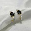 Boucles d'oreilles femme en perles de camélia à la mode pour femme Boucles d'oreilles en forme de C en forme de fleur de perle pour femme