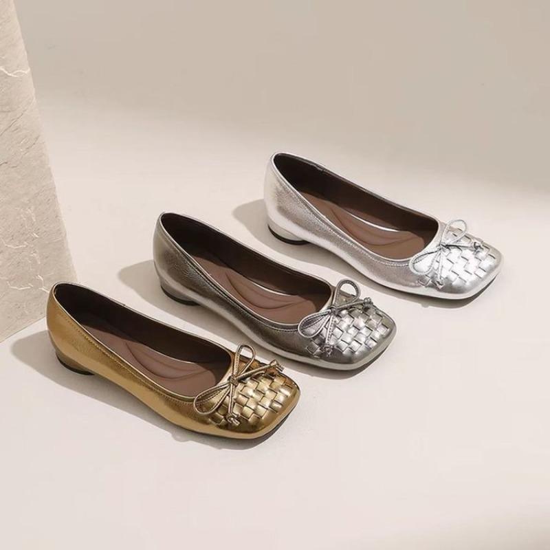 Retro woven low-heeled small leather shoes women's autumn new square head shallow mouth temperament fashion shoes