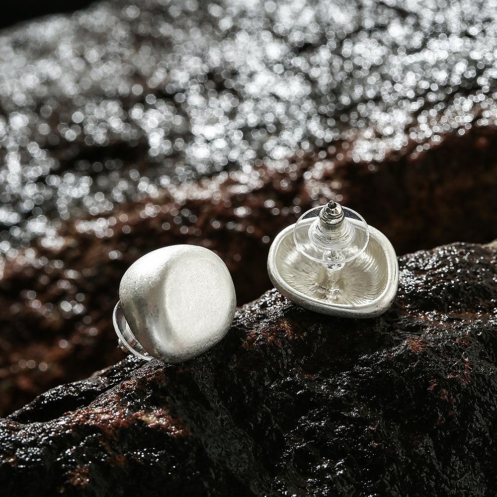 

European and American women s exaggerated earrings irregular multi-color earrings exquisite personality fashion versatile high-end earrings