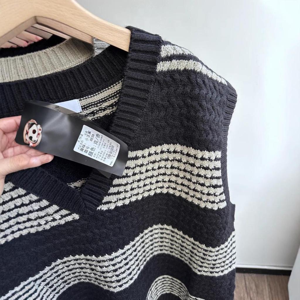 Xiao Wang's Winter Korean Style Plus Size V-Neck Striped Sweater Vest