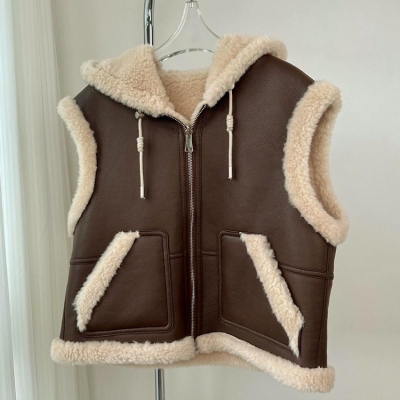 Winter Chic Vintage Leather Lamb Wool Waistcoat Women New Design Thick Hoodied Retro Coat Aesthetic Casual Street Fashion Jacket