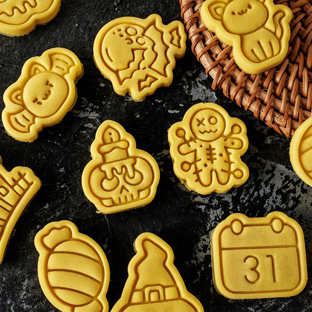 Halloween Cookie Cutter Baking Molds Easy To Clean for Home Party Organizers Cartoon Spooky Haunted House Biscuit Molds