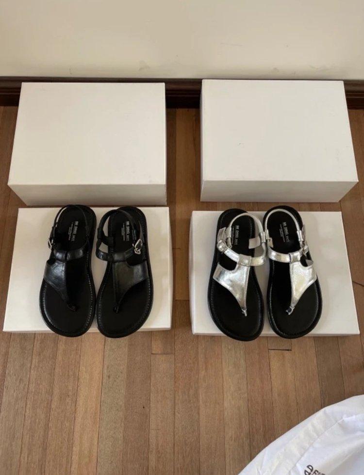 French flat-soled toe sandals women's shoes 2025 new summer Korean version niche design soft-soled beach Roman shoes