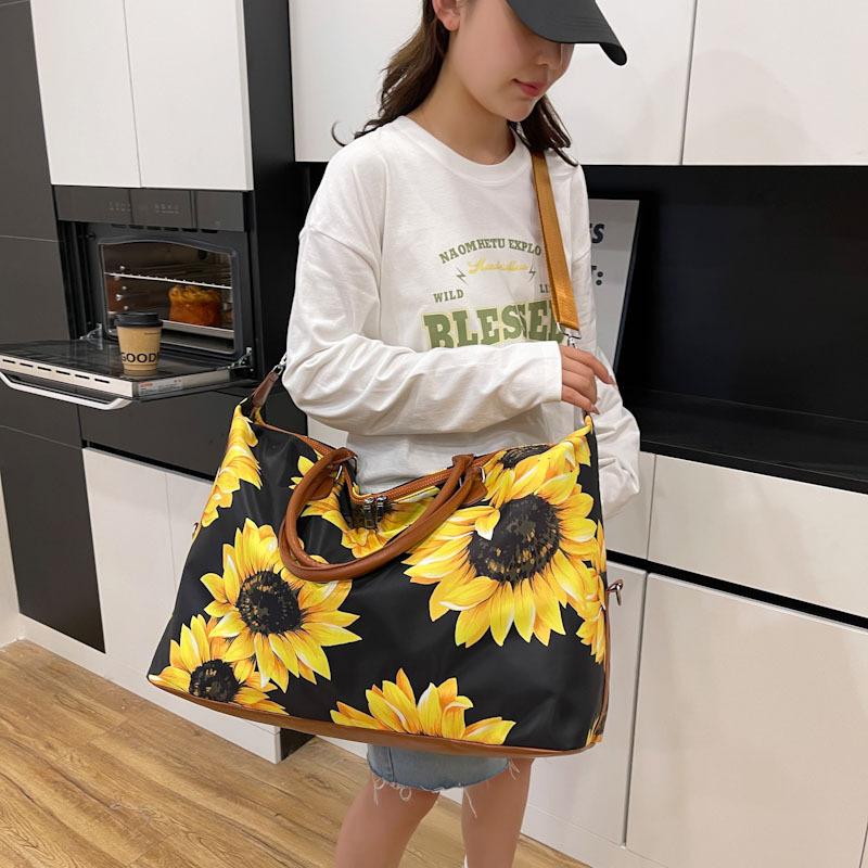 High-value Luggage Bag, Large-capacity Short-distance Milk Leopard Print Messenger Bag, Outdoor Sports Fitness Bag.