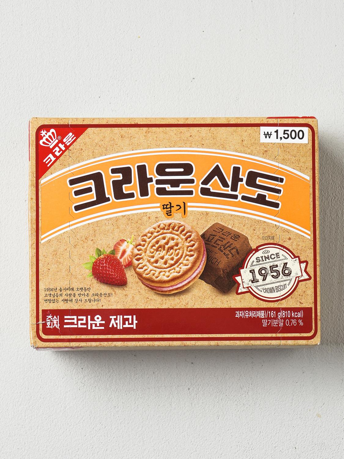 Crown Sando Strawberry Cream Cheese Biscuits 161g 1ea