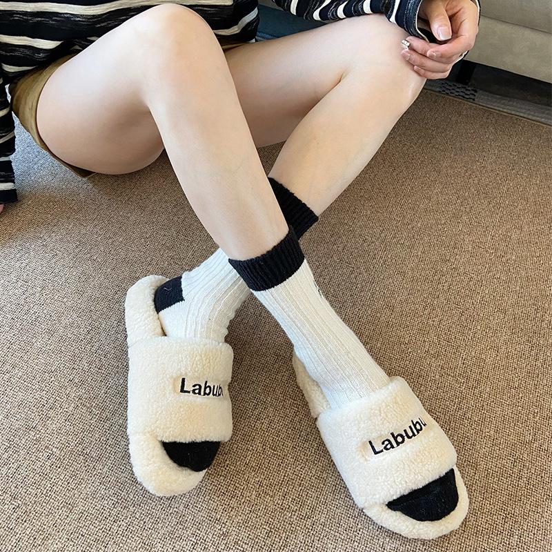 1669 autumn and winter new Internet celebrity thick-bottomed fluffy slippers women's Korean version fashion outer wear plush home one-word cotton sli
