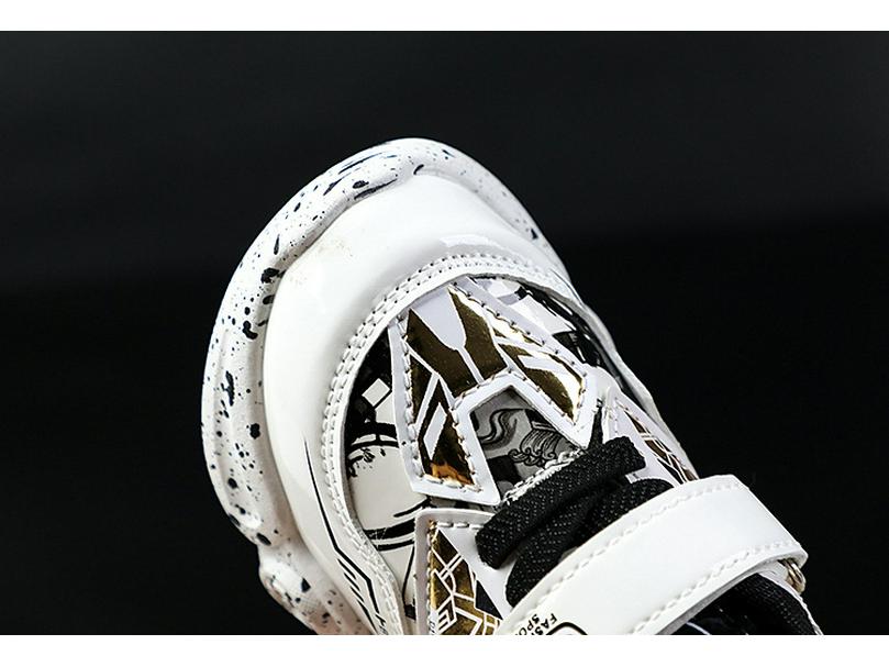 Glowing Light-Up Leather Children's Shoes for Spring & Autumn - Boys' Sports & Girls' Soft Sole Walking Shoes with Flashing Lights