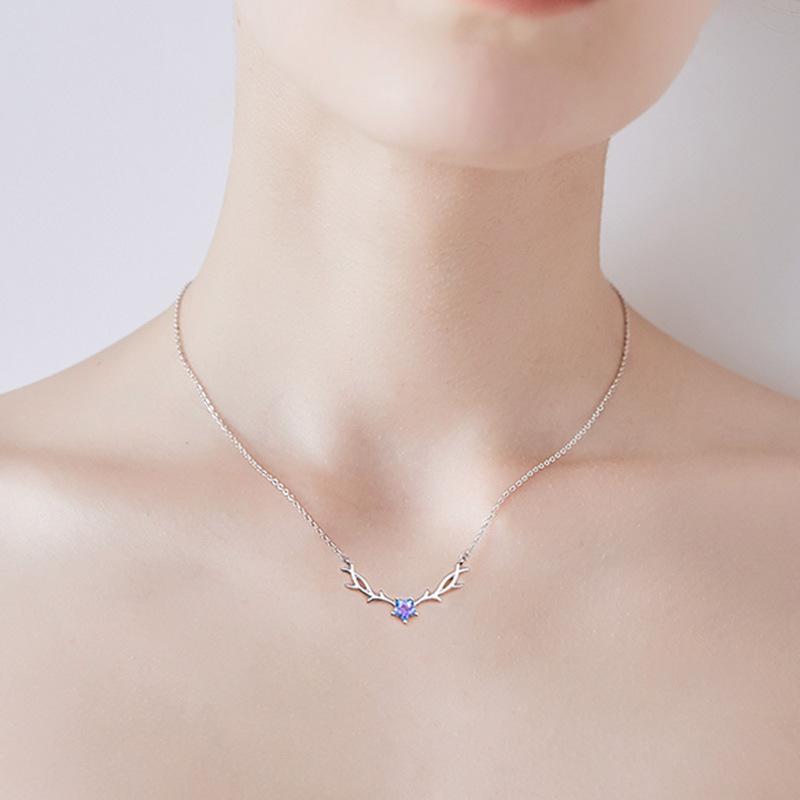 Collier Cerf Étoilé Yilu Road avec Vous pour Femme Simple Tendance Étudiant Forêt Pendentif Bois de Cerf Cinq Griffes
