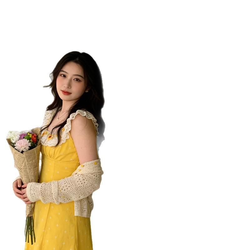 French Lace Splicing Yellow Floral Dress Women's Summer 2026 New Seaside Vacation Temperament Waist Long Dress Tide