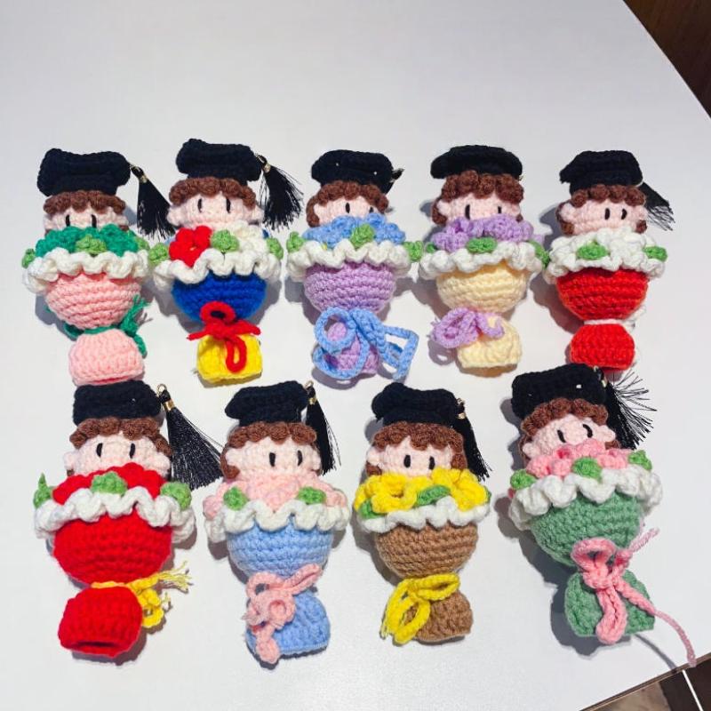 1 Stück Abschluss Sonnenblumenstrauß Gestrickte Ornamente Handgehäkelt Doktorhut Strauß Figuren Schlüsselanhänger Abschlussgeschenke