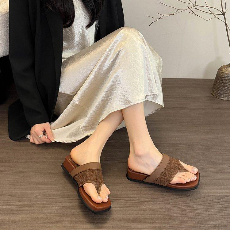 Slope heel square head temperament toe flip-flops shoes women's 2025 new summer skirt retro vacation beach sandals