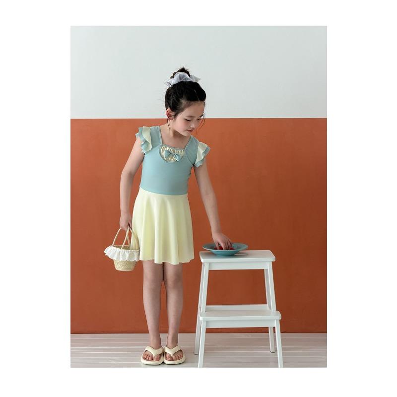Girls' Swimwear: Fresh and Cute One-Piece Polyester Swimsuit for Young Girls