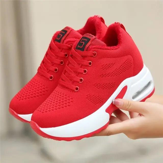 New Platform Sports Shoes, Breathable Casual Shoes, Ladies' Fashionable Shoes with Higher and Higher Height.