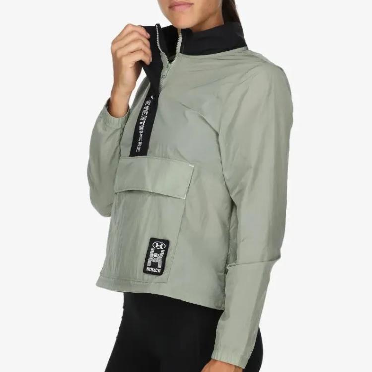 Under Armour Všude Nápis Reflexní Běžecká Mikina s Kapucí Dámské mikiny Zelená 1379354-504