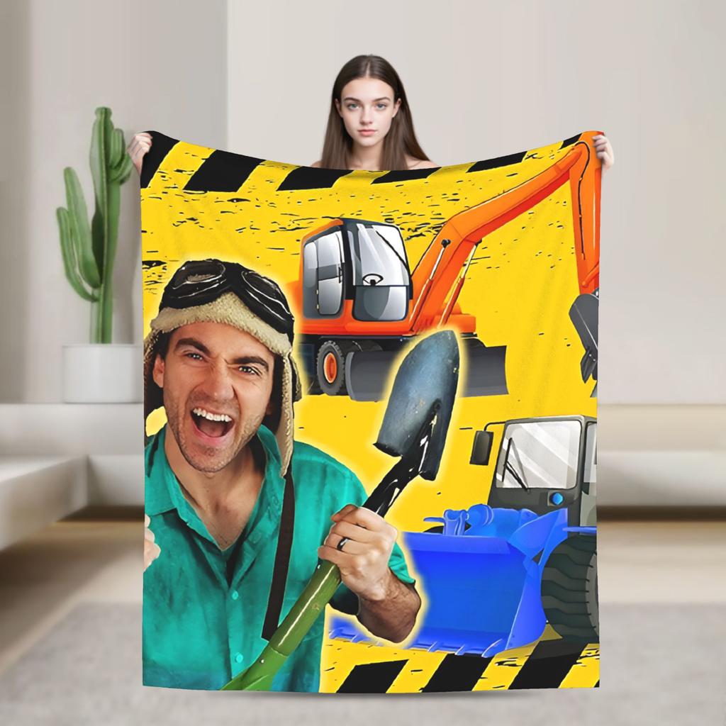 Danny Go Cartoon Flannel Blankets Warm Soft Throw Blanket for Home Decor Travel Office Street Trend Bedspread Sofa Bed Cover