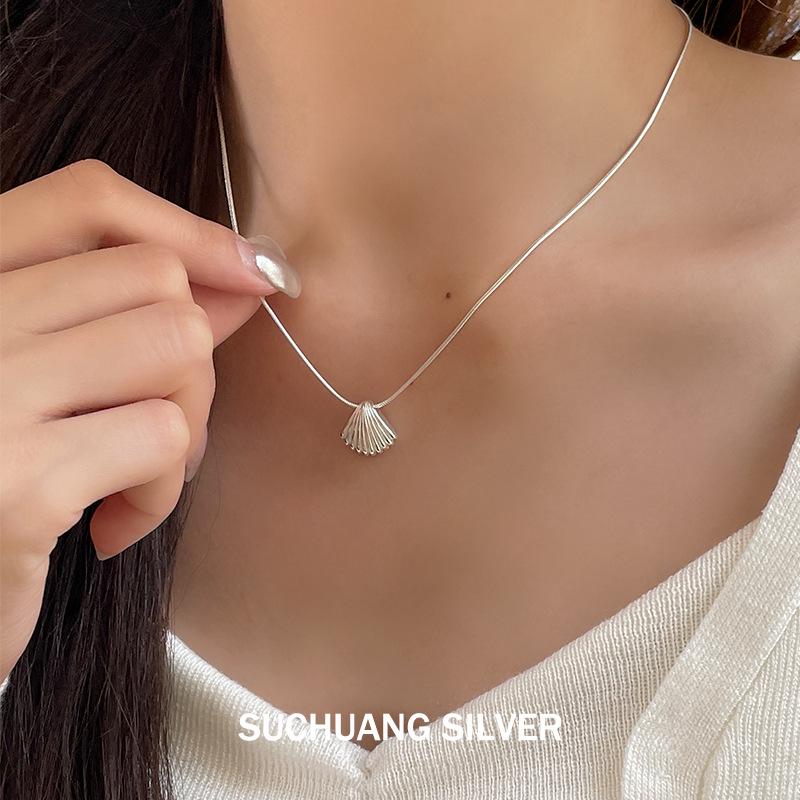 Su Chuang S925 Sterling Silver Shell Necklace for Women – High-End Versatile Scallop Texture Clavicle Chain