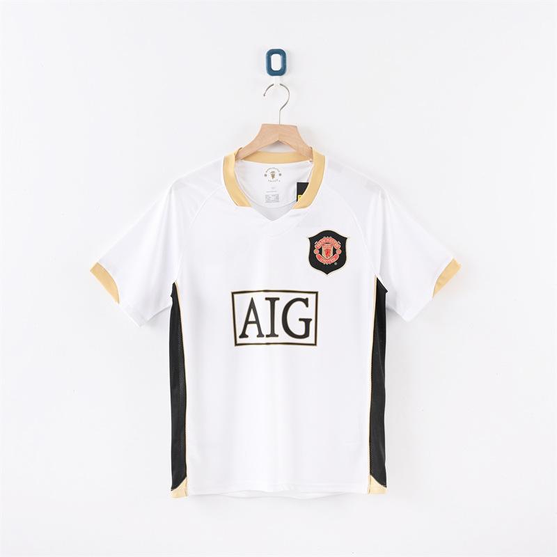 Manchester United Retro-Trikots Sporttrikots gibt es in verschiedenen Stilen, und das WM-Fußballtrikot ist ein Haarhersteller.