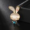 Bo Xin Yun Elegant Zirconia Rabbit Brooch: Zodiac Cat's Eye Corsage Gift Pin