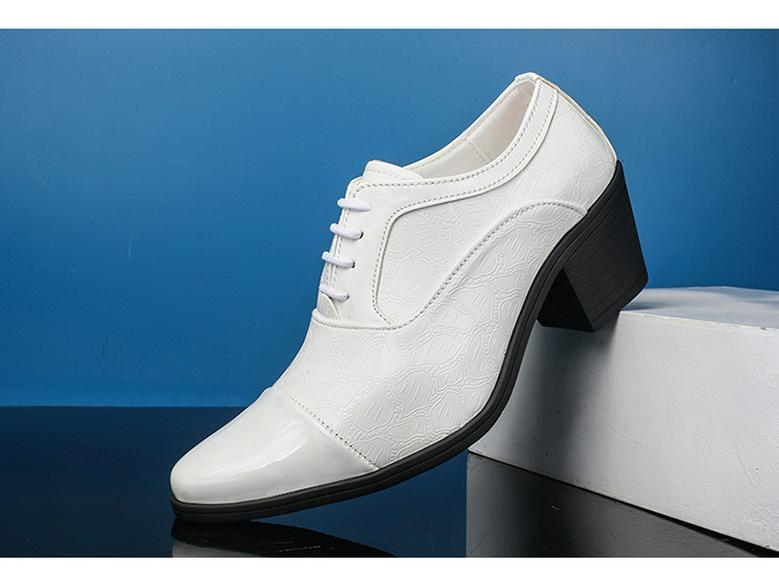 Retro Style Men's Pointed Leather Dress Shoes - Shiny, Height-Increasing, Plus Size Fashion for Hairstylists.