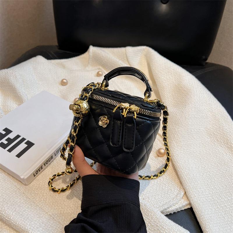 

Сумка премиум-текстуры маленькая женская новая летняя нишевого дизайна с ромбовидной цепочкой, сумка-мессенджер, портативная сумка-ведро