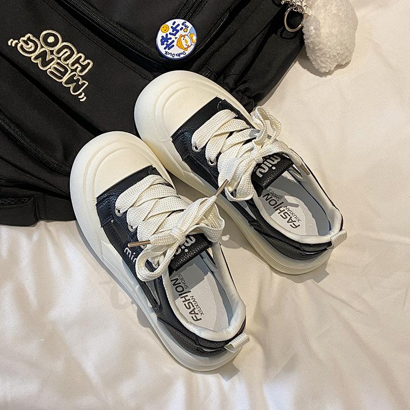 

Белые туфли на толстой подошве с перфорацией, женские, лето 2025, новые, дышащие спортивные сандалии высокой ценности, повседневные спортивные туфли с отверстиями 40 чёрный