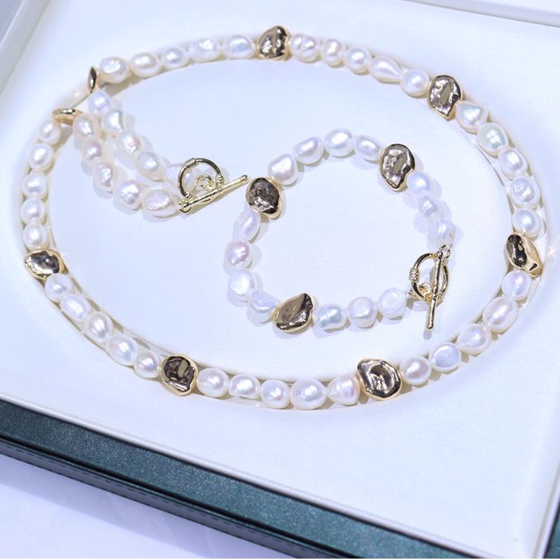 Fashionable Women s Baroque Pearl Jewelry Set with Gold-Plated Accessories